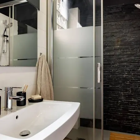 Hegra - 2 Bedrooms, Balcony In Eixample Esquerra * Barcelone